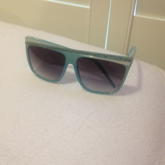 sunglasses - Picture 4 of 4