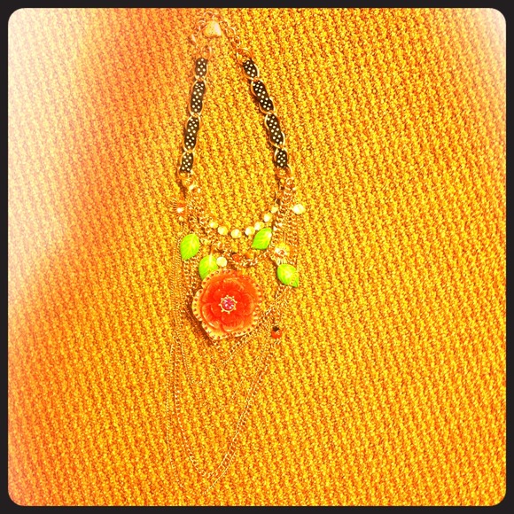 Betsy Johnson flower necklace