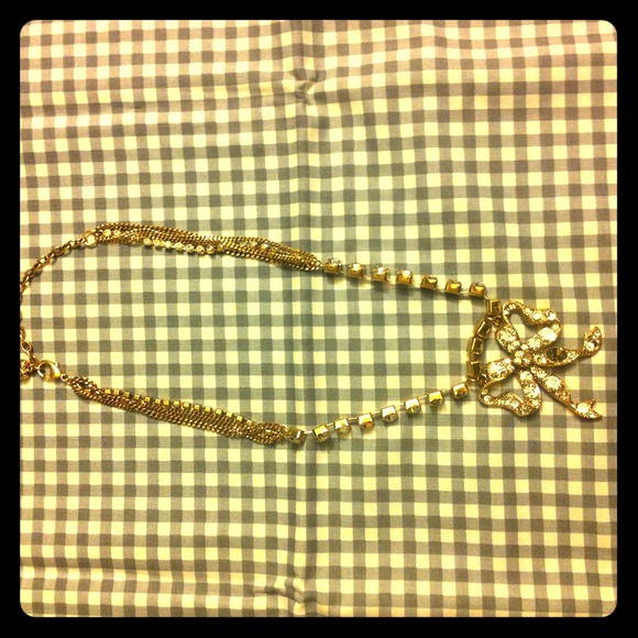 Betsey Johnson bow necklace