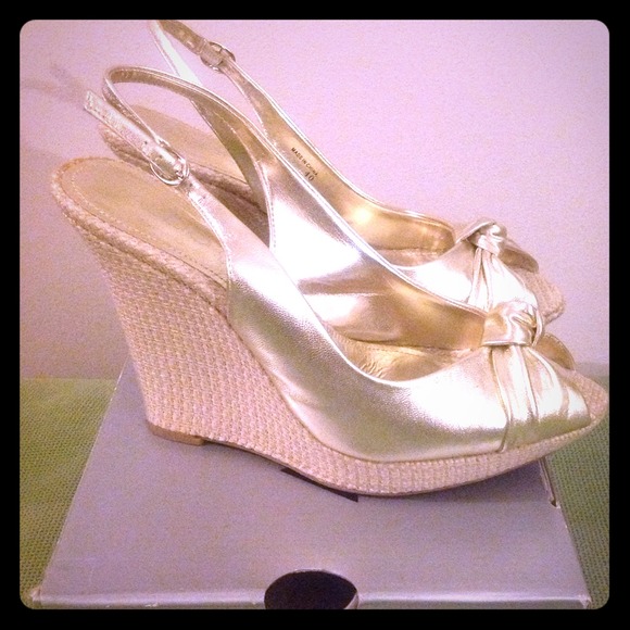 ALDO Shoes - ❌❌❌🚫🚫 SOLD Gold Aldo Wedge Sandals❌❌❌🚫🚫