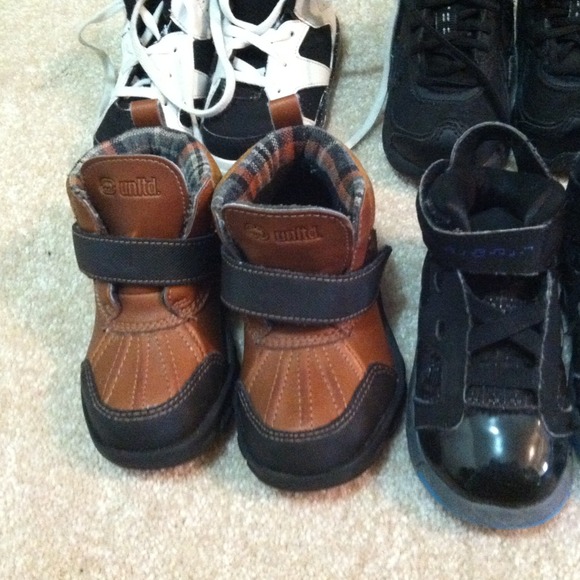 Boys shoes size 6 infants - Picture 3 of 4