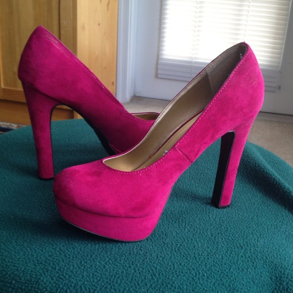 💢Sold💢Mossimo  Raspberry Platform Heels. 6.5 - Picture 1 of 3