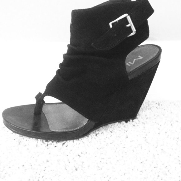Cute wedges! Only worn once, just too tall for me
