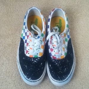 ❌Sold in Bundle ❌ Crayola Vans!