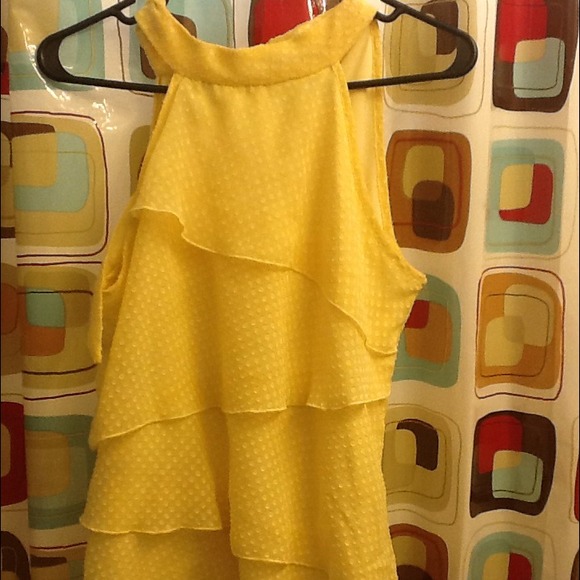 💌SOLD💌Yellow ruffle top