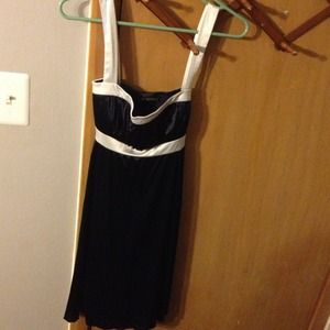 Large Blur & White dress