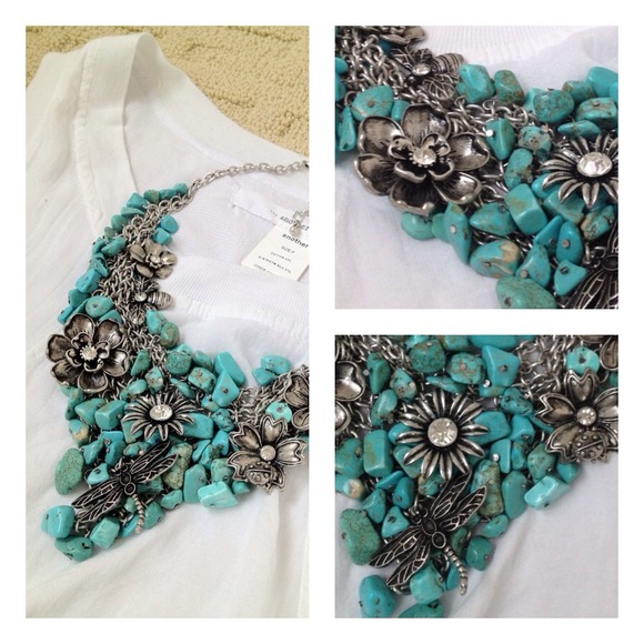 🌈SOLD🌈 NWT turquoise w/jeweled flowers necklace
