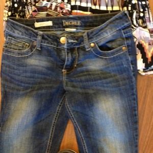 Decree boot cut jeans. Cute pockets and dark wash