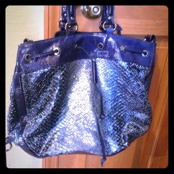 ~Authentic Francesco Biasia patent royal blue~👜👛