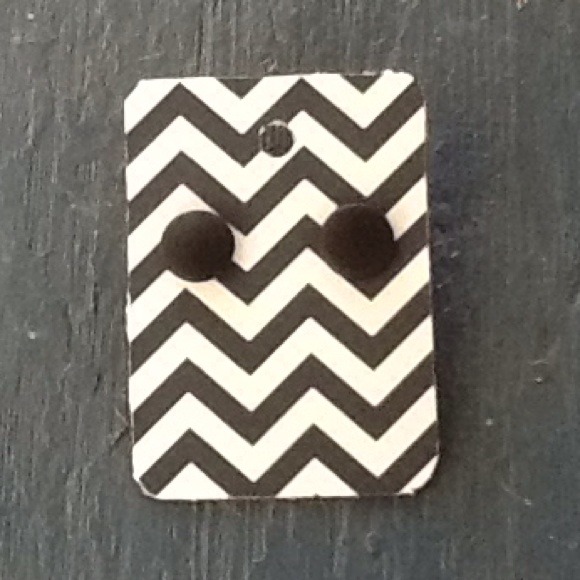 Hypo allergenic, nickel free stud earrings.