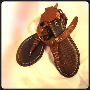 Sandal, brown.