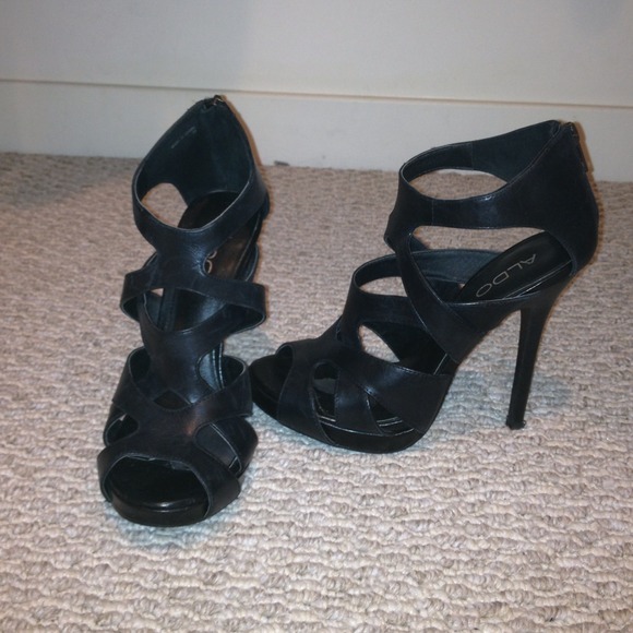 🔴SOLD🔴ALDO CAGED HEELS