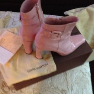 Louis Vuitton Pink patent leather ankle boots/ box