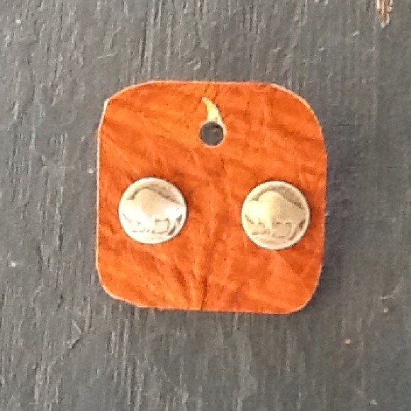 Buffalo hypoallergenic nickel free stud earrings
