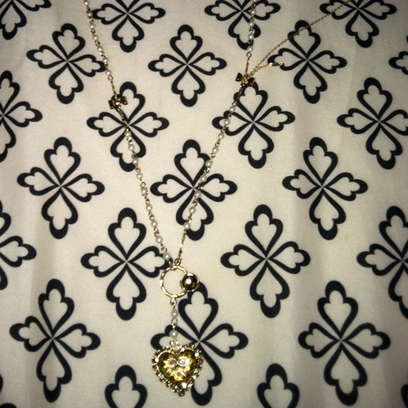 Betsey johnson necklace