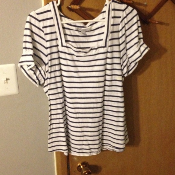XL White Shirt with Navy Blue Stripes