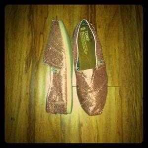 Pink sparkly TOMS!!!