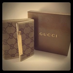 AUTHENTIC Gucci Wallet