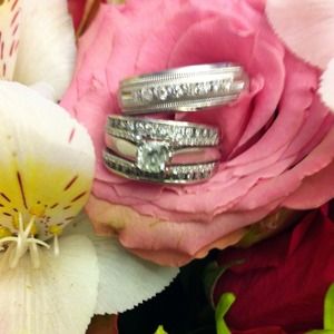 Ladies wedding ring brand new 1200.00