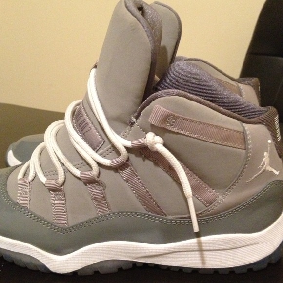 {Reserved} Jordans "Cool Greys" size 3