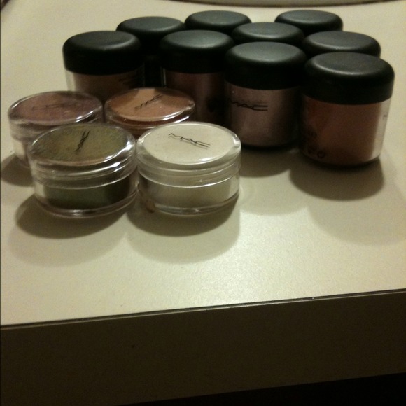 ✨SOLD✨MAC pigments