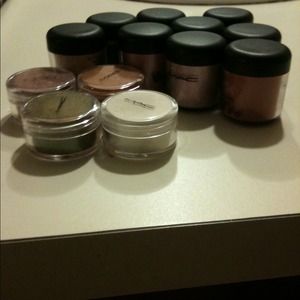 ✨SOLD✨MAC pigments