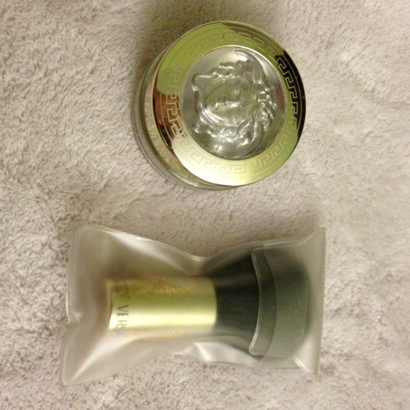 Versace (lights all over) body dust