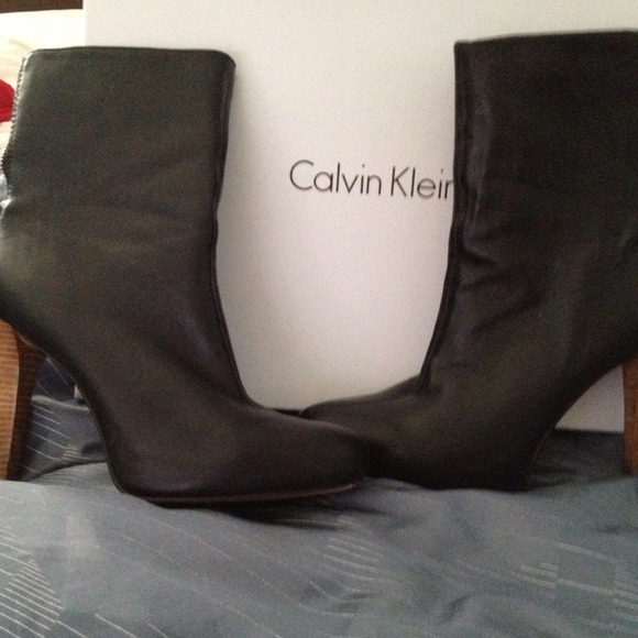 Calvin Klein booties! - Picture 1 of 4