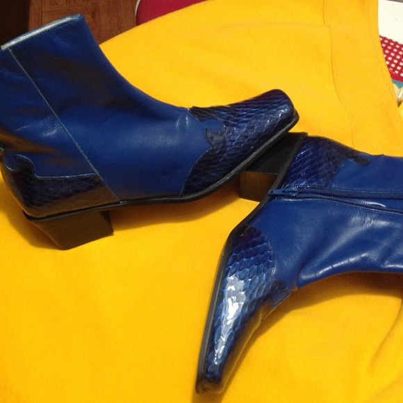 Boot - Picture 2 of 4