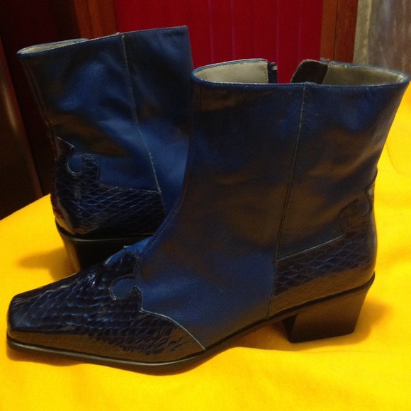 Boot - Picture 4 of 4