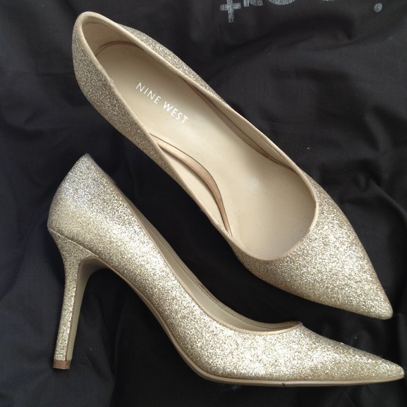 Nine West Glittering Gold Pumps. Size 8