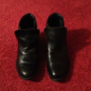 Born leather boot/shoes