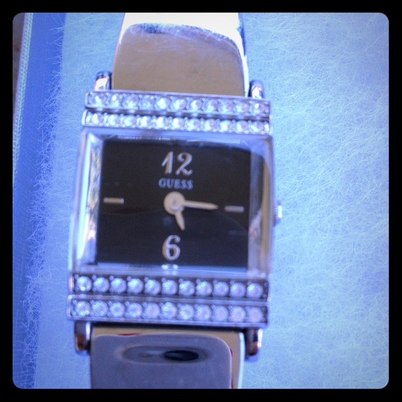 ❌SOLD/BUNDLED❌GUESS watch