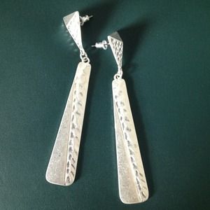 Matt silver hammered fragment earrings