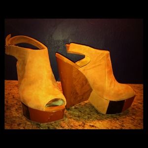 ⚠️SOLD⚠️Suede/leather 🐑LAMB🐑 sling backs