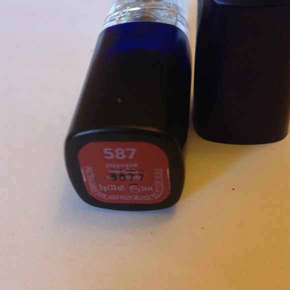 🔴SOLD🔴BRAND NEW!!! Cover girl lip stick - Picture 2 of 2