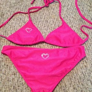 Bikinis and top bundle for dimplz!