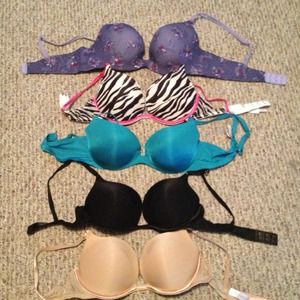 Lot of VS bras😘