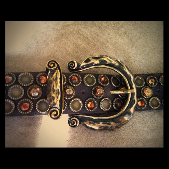 Gorgeous leather belt - Picture 1 of 2