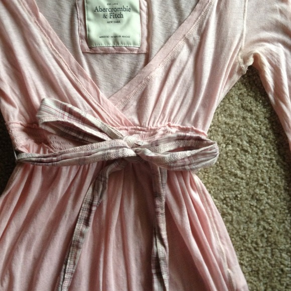 Abercrombie top - Picture 2 of 3