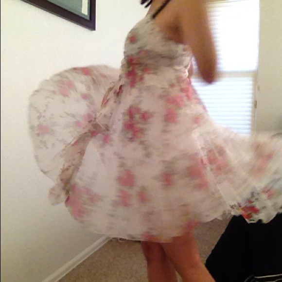 ❌SOLD❌ 🎉Pinky pretty dress🎉 - Picture 3 of 4