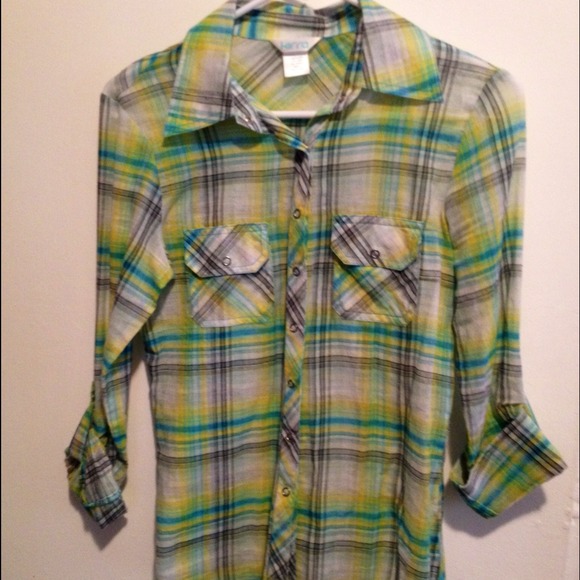 👇Reduced! 👇Kirra Plaid top