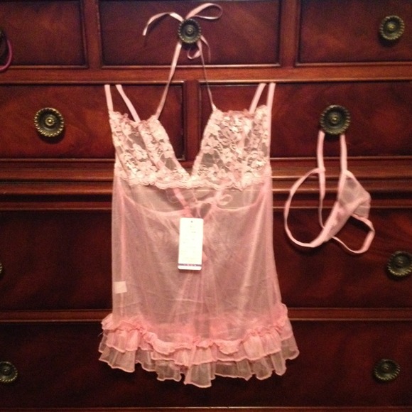 NWT PINK Lace and Ruffle 2 piece Lingerie
