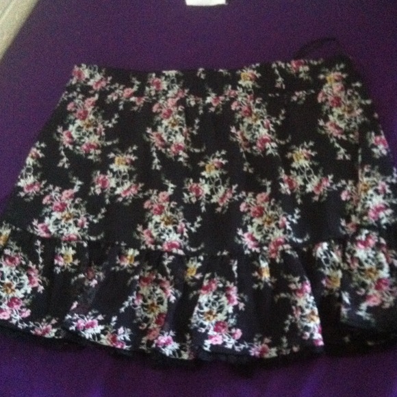 Fun short floral skirt