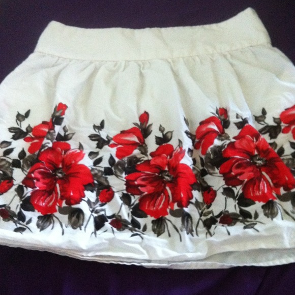 Floral print skirt