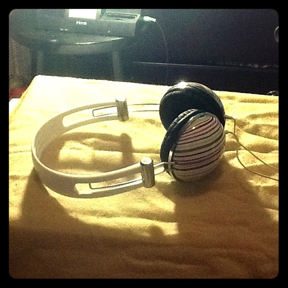 HYPE HEADPHONES!