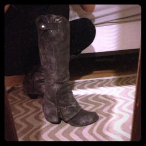 Fergie Ledger II boots!