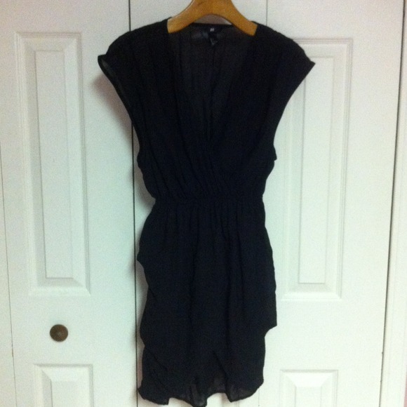 🆕Black v-neck dress