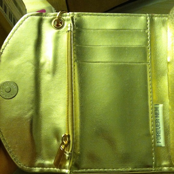 🎀statement piece  wallet /Case🎀 - Picture 3 of 4