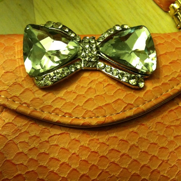 🎀statement piece  wallet /Case🎀 - Picture 4 of 4